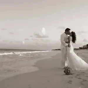 https://villa-sol-y-luna.allrivieramayahotels.com